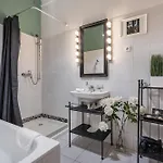 Paulay Deluxe 1 *
