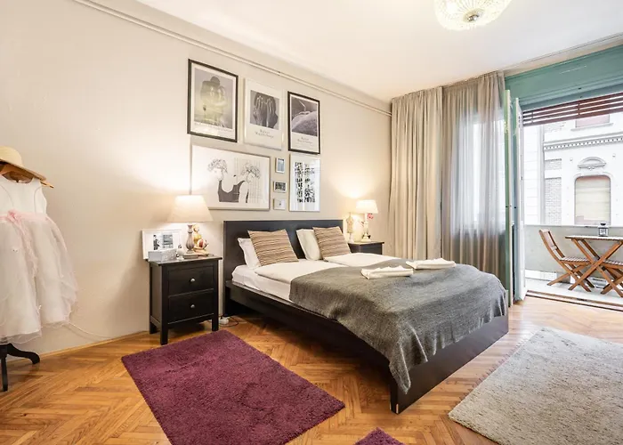 Paulay Deluxe 1 Budapest
